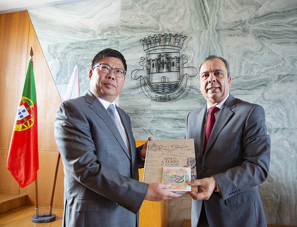 visita_delegacao_de_beihai_1_980_2500.jpg
