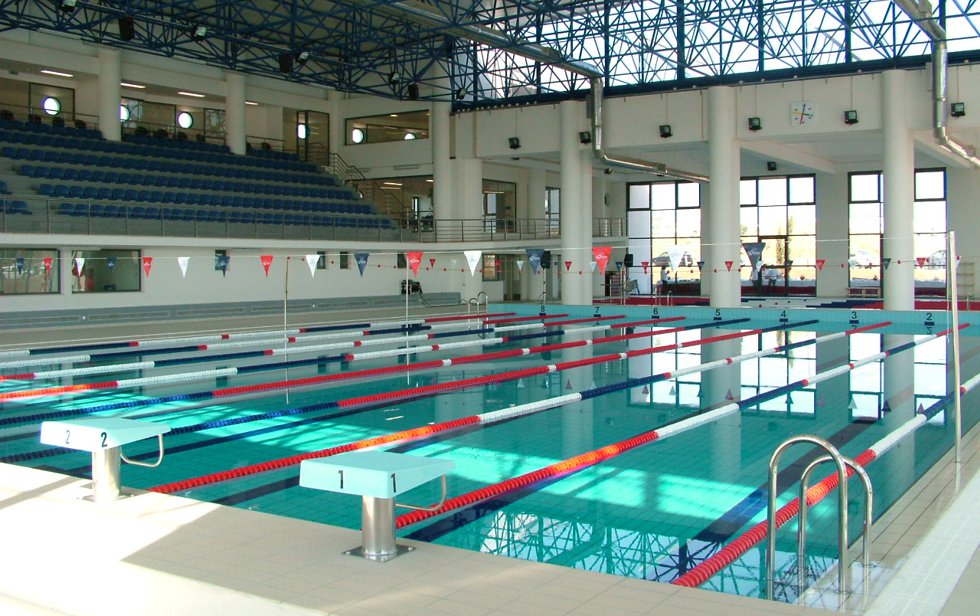 980piscina_1_980_2500.jpg