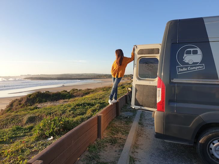 Susana-autocaravana-Indie-Campers-Sao-Torpes-Sines-Portugal-©-Viaje-Comigo.jpg